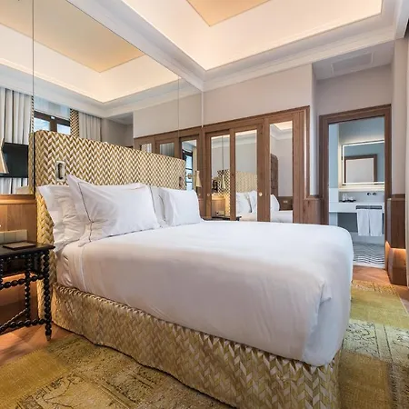 Szálloda Palacio Solecio, A Small Luxury Of The World 4*