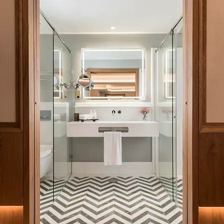 Szálloda Palacio Solecio, A Small Luxury Of The World 4*